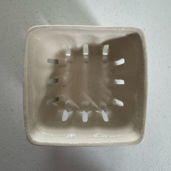 Vintage Nesting Berry Box Colanders - Set Of 2 - Picture 9 of 15